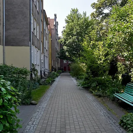 Old Gdansk Brama Zurawia