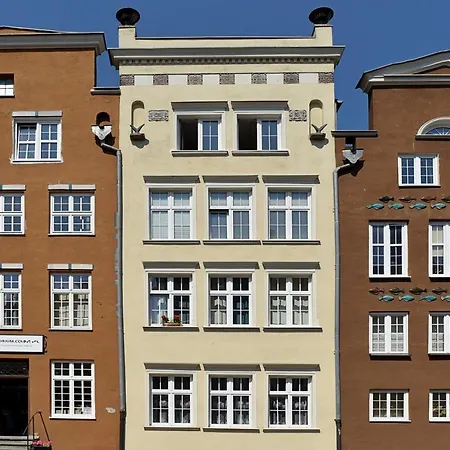 Old Gdansk Brama Zurawia